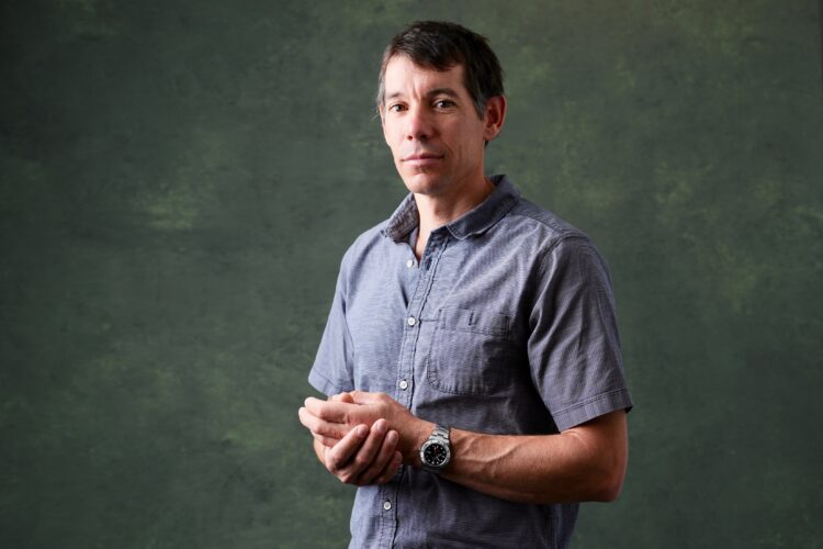 Alex Honnold is climbing Taipei 101 with no ropes, live on TV